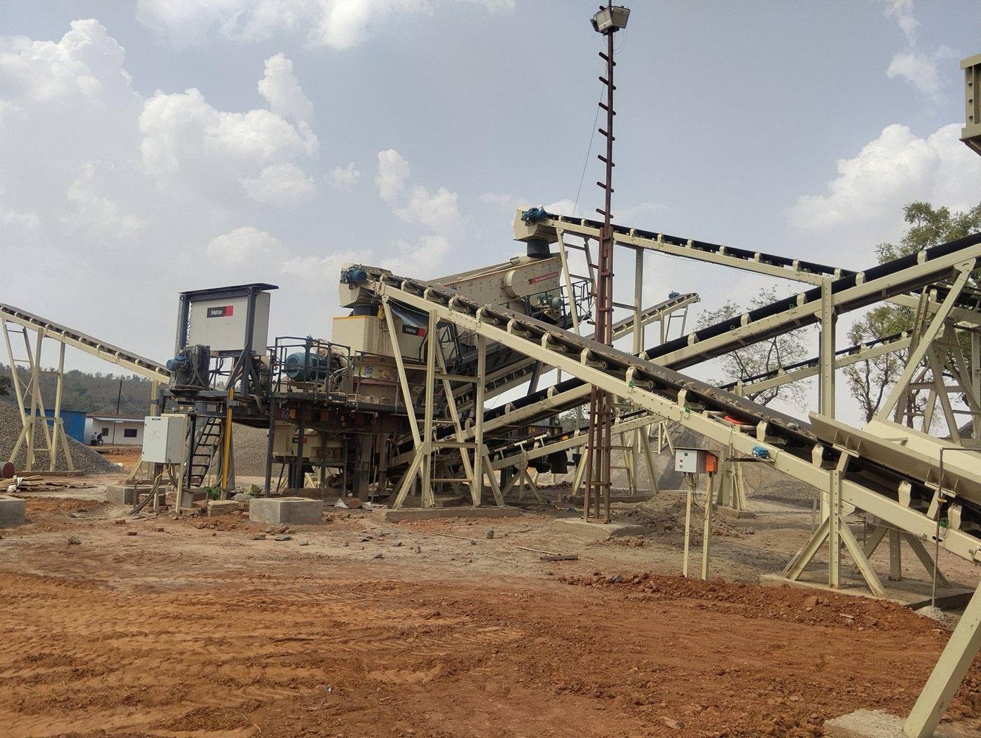 Material screening and conveyor system at CC Patel crusher plant