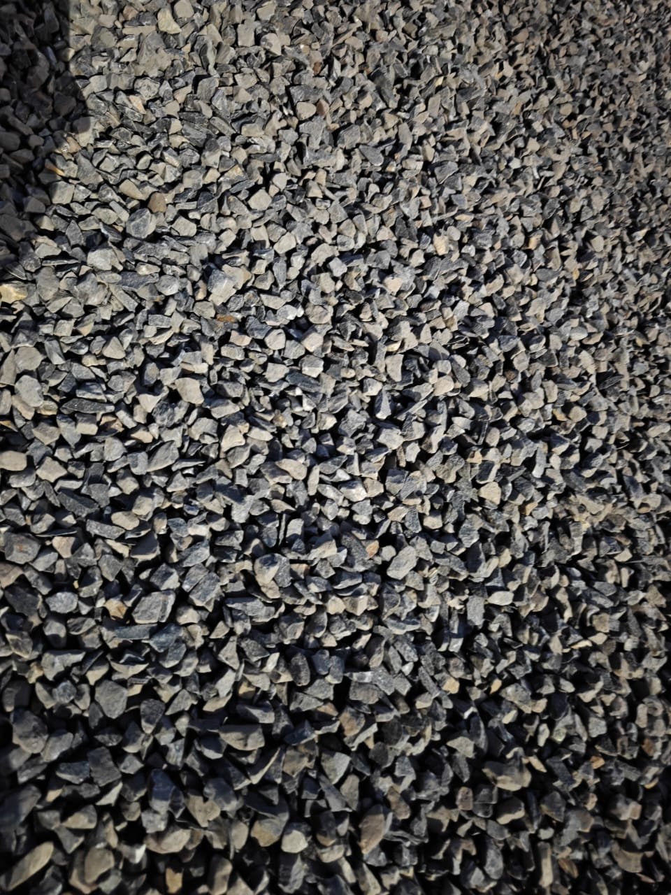 65mm railway ballast — close-up of graded stone